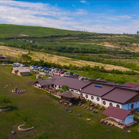 Ferma Dacilor Hotell Tohani Exteriör bild