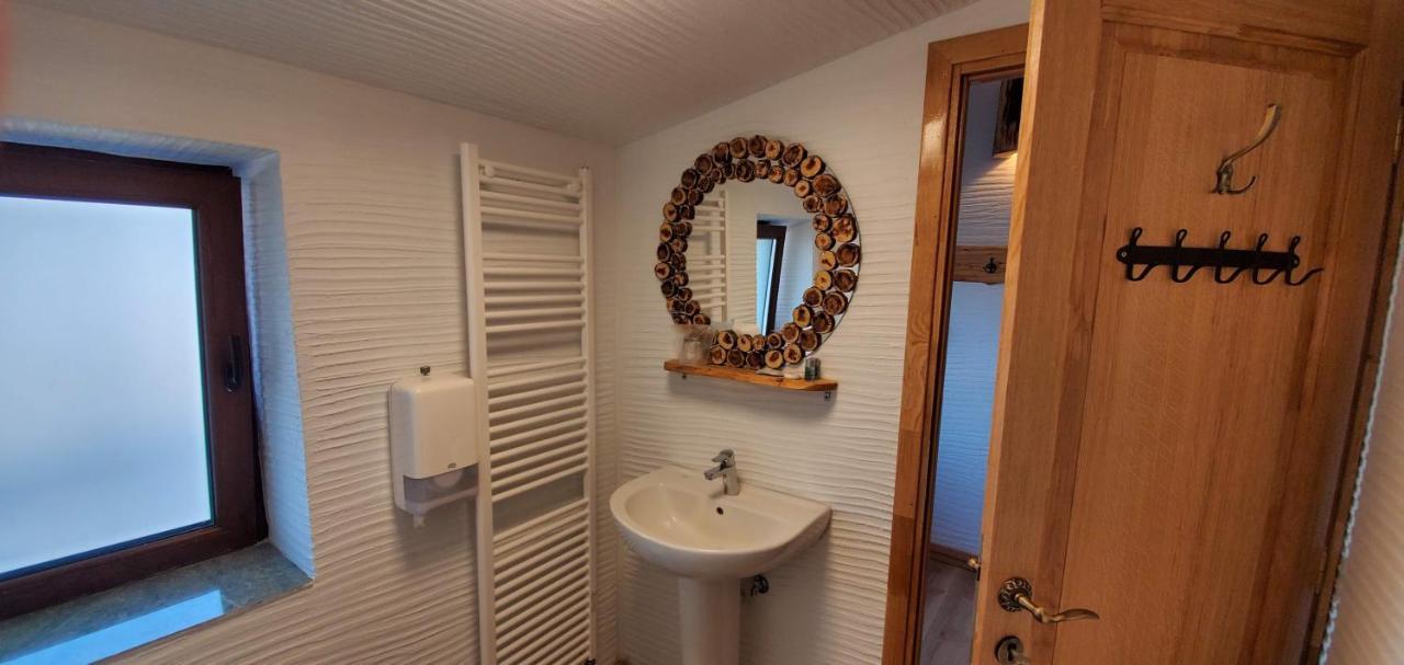 Ferma Dacilor Hotell Tohani Exteriör bild